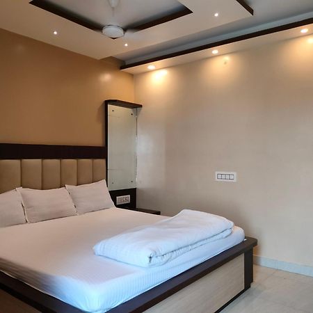 Hotel Binapani Deluxe 1 Tarapith Extérieur photo