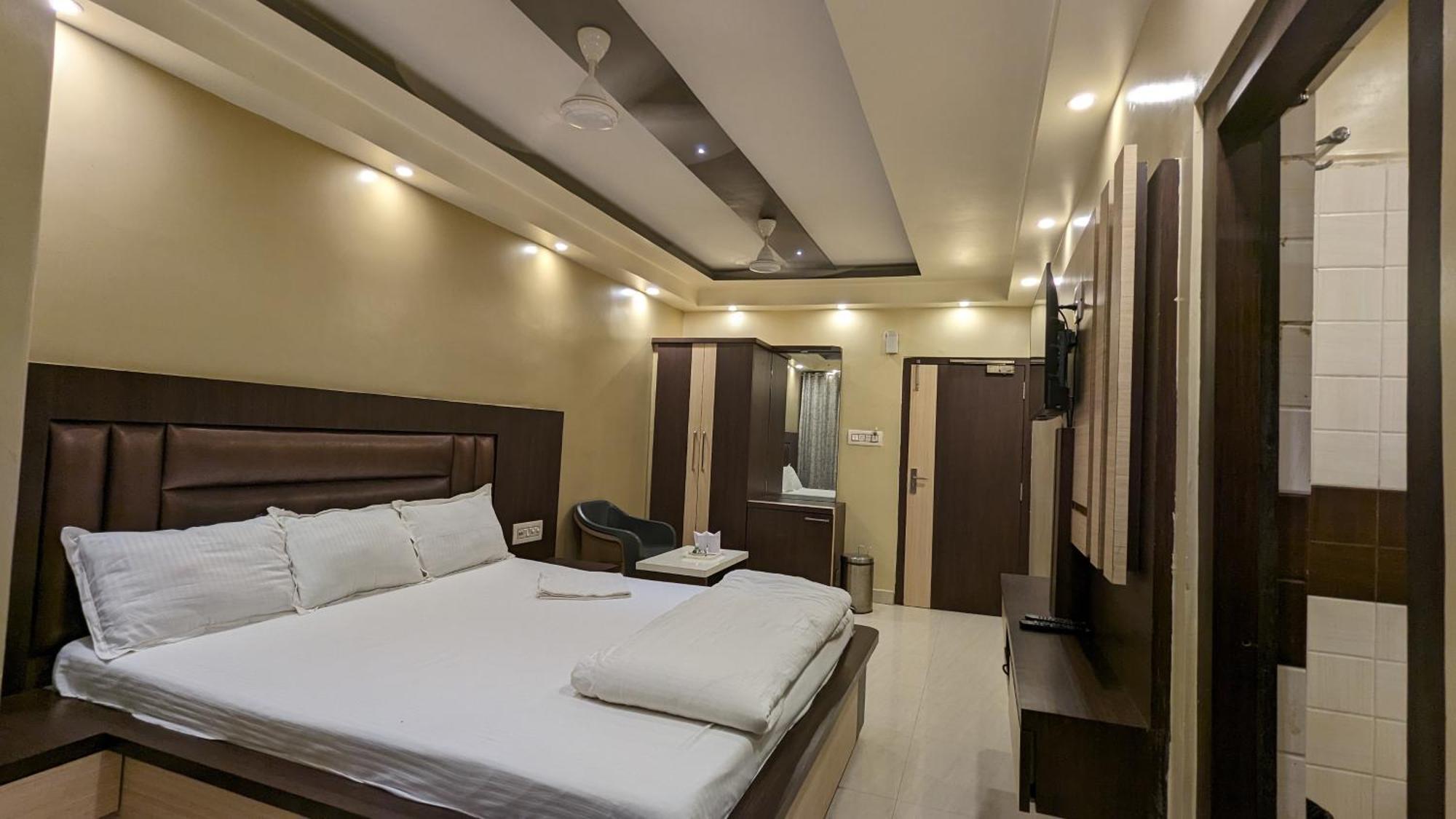 Hotel Binapani Deluxe 1 Tarapith Extérieur photo